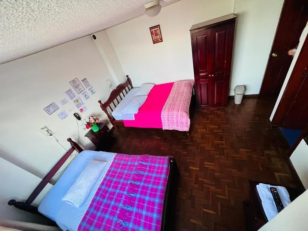 **  Hotel Bernys Quito Ecuador