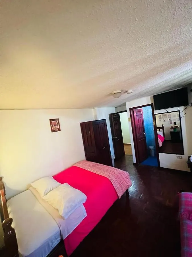 **  Hotel Bernys Quito Ecuador